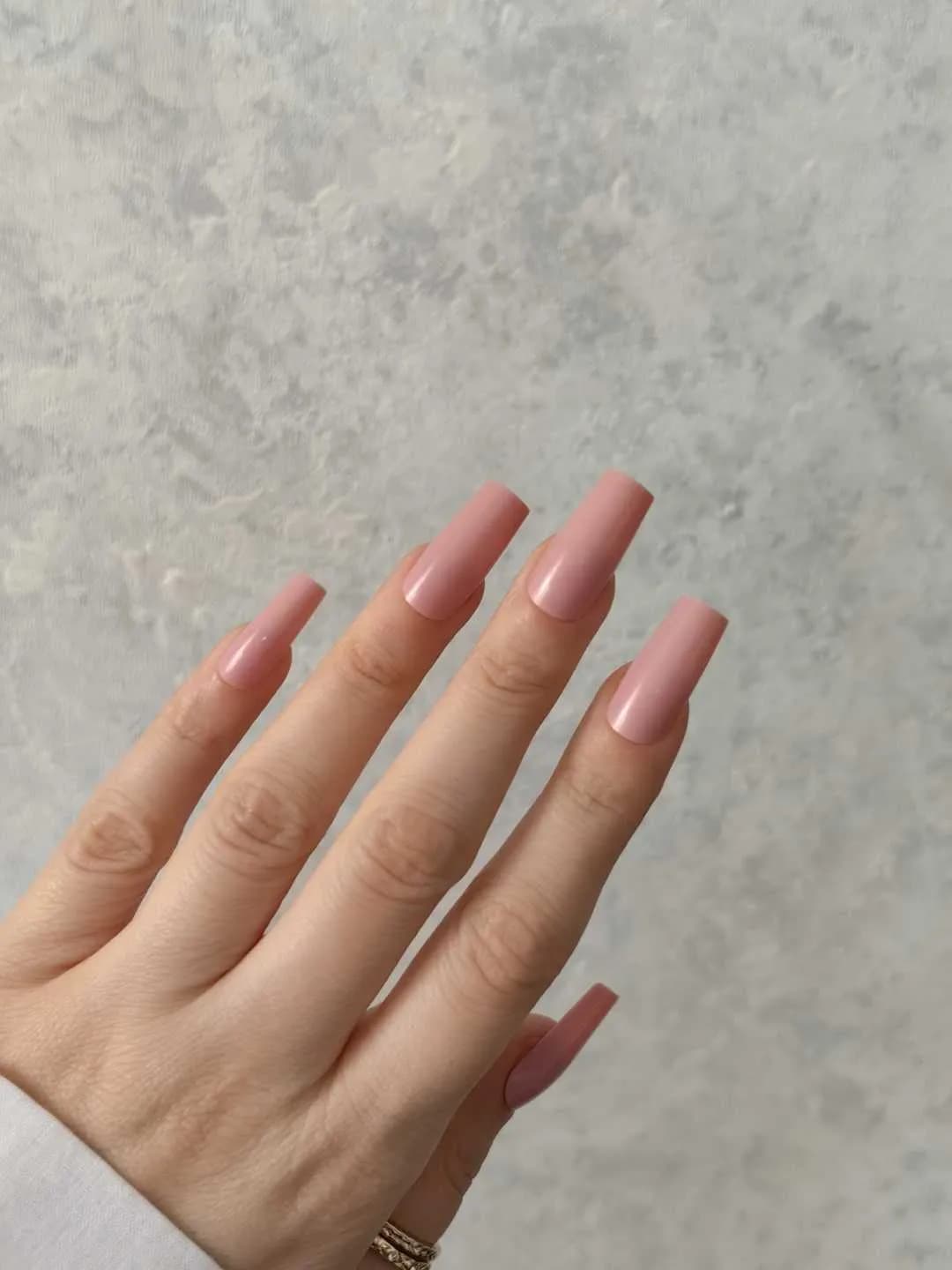 ناخن مصنوعی رنگی ساده رنگ صورتی کالباسی رنگ ناخن فرم مربع براق راسا – RSN0330 — تصویر ۲