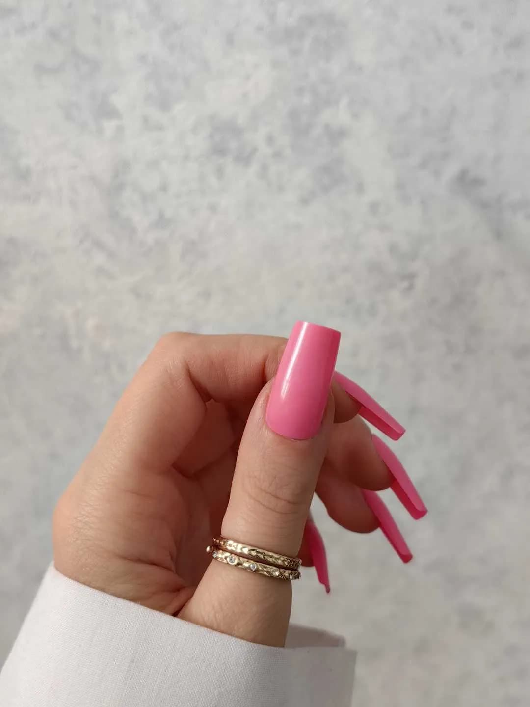 ناخن مصنوعی رنگی ساده رنگ صورتی پاستیلی فرم مربع براق راسا – RSN0327 — تصویر ۴