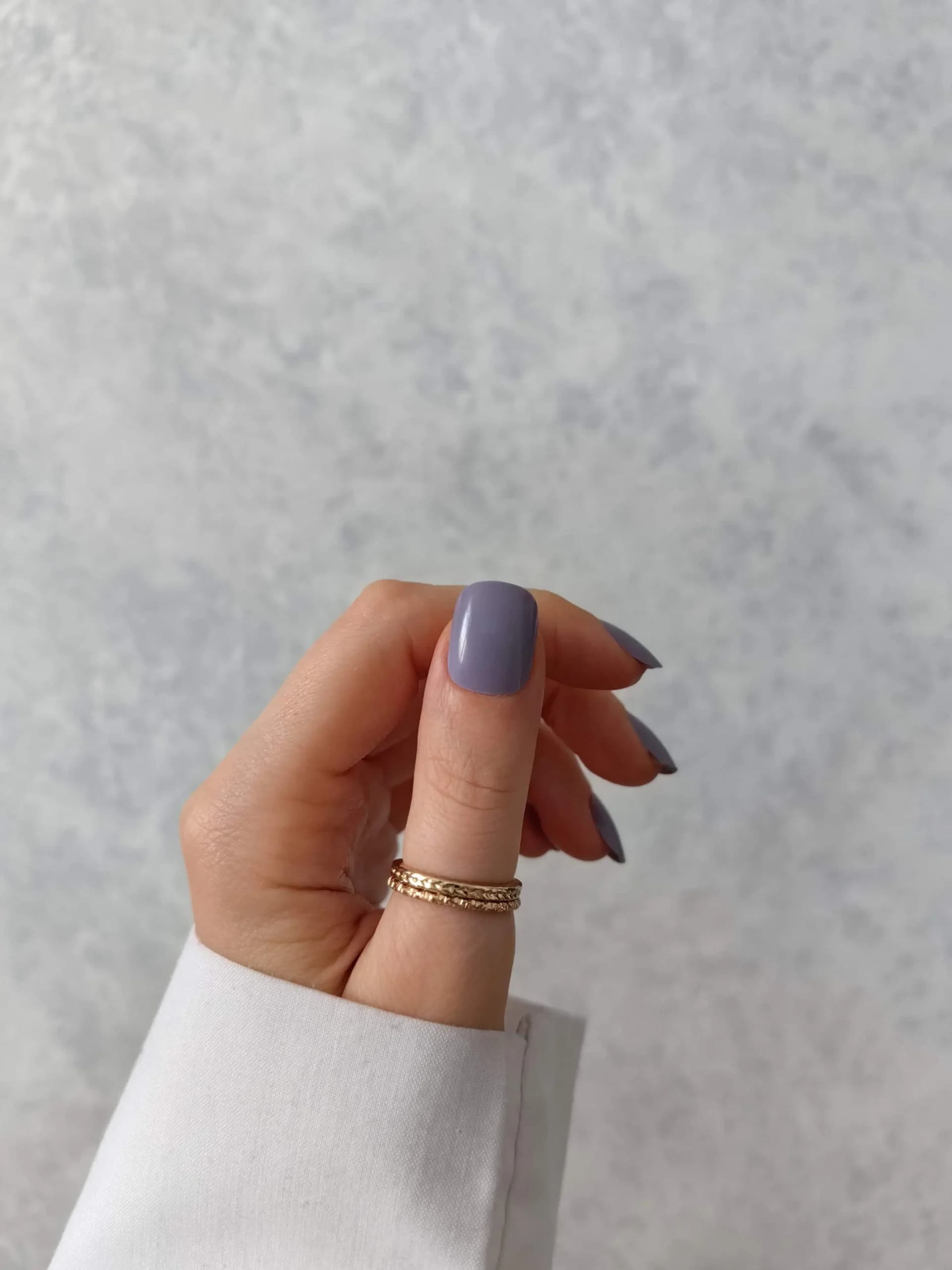 ناخن مصنوعی رنگی ساده رنگ یاسی طوسی فرم مربع گرد کوتاه راسا – RSN0315 — تصویر ۴