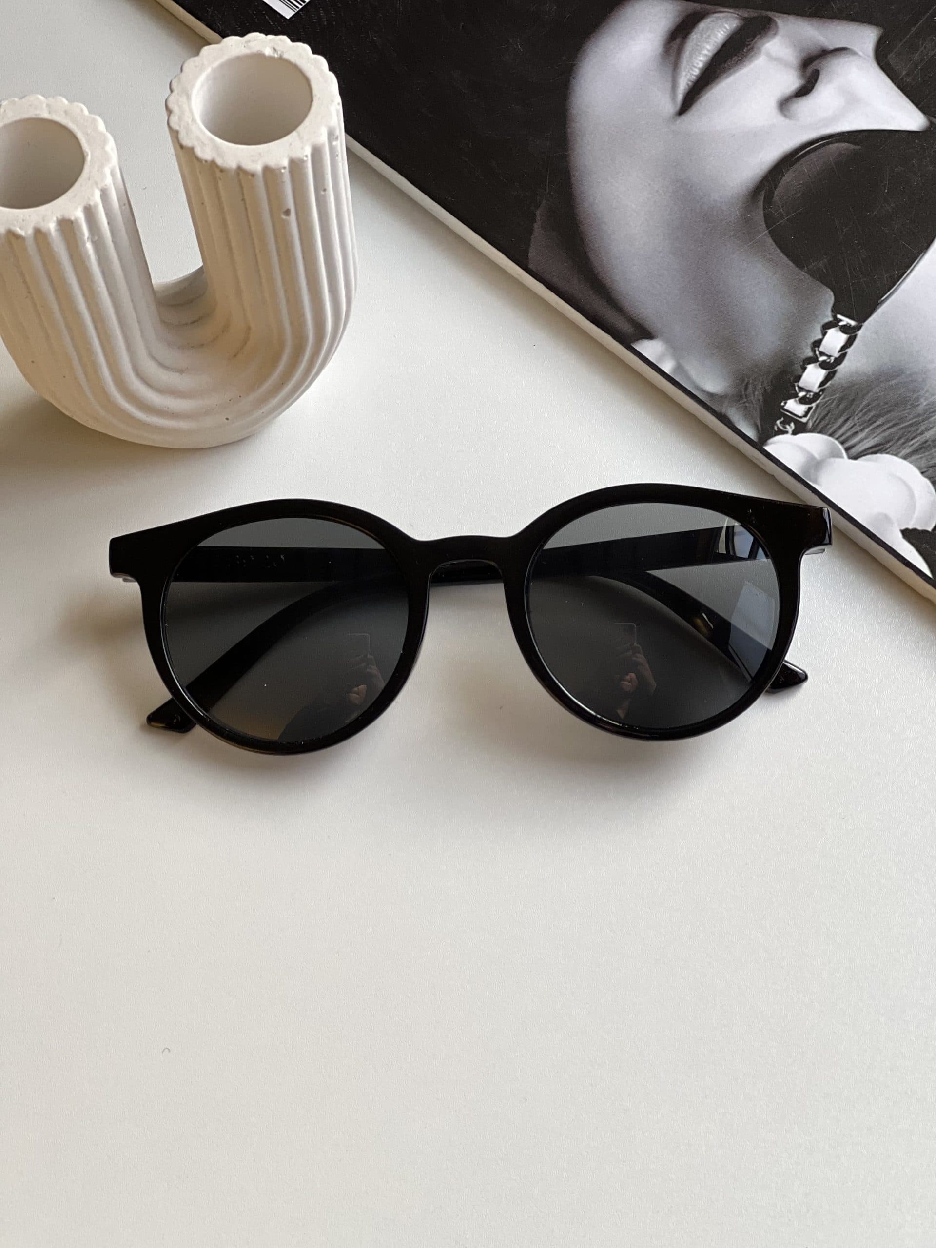عينك آفتابي برند Rayban زنانه دودی ترند يووي 400 — تصویر ۲