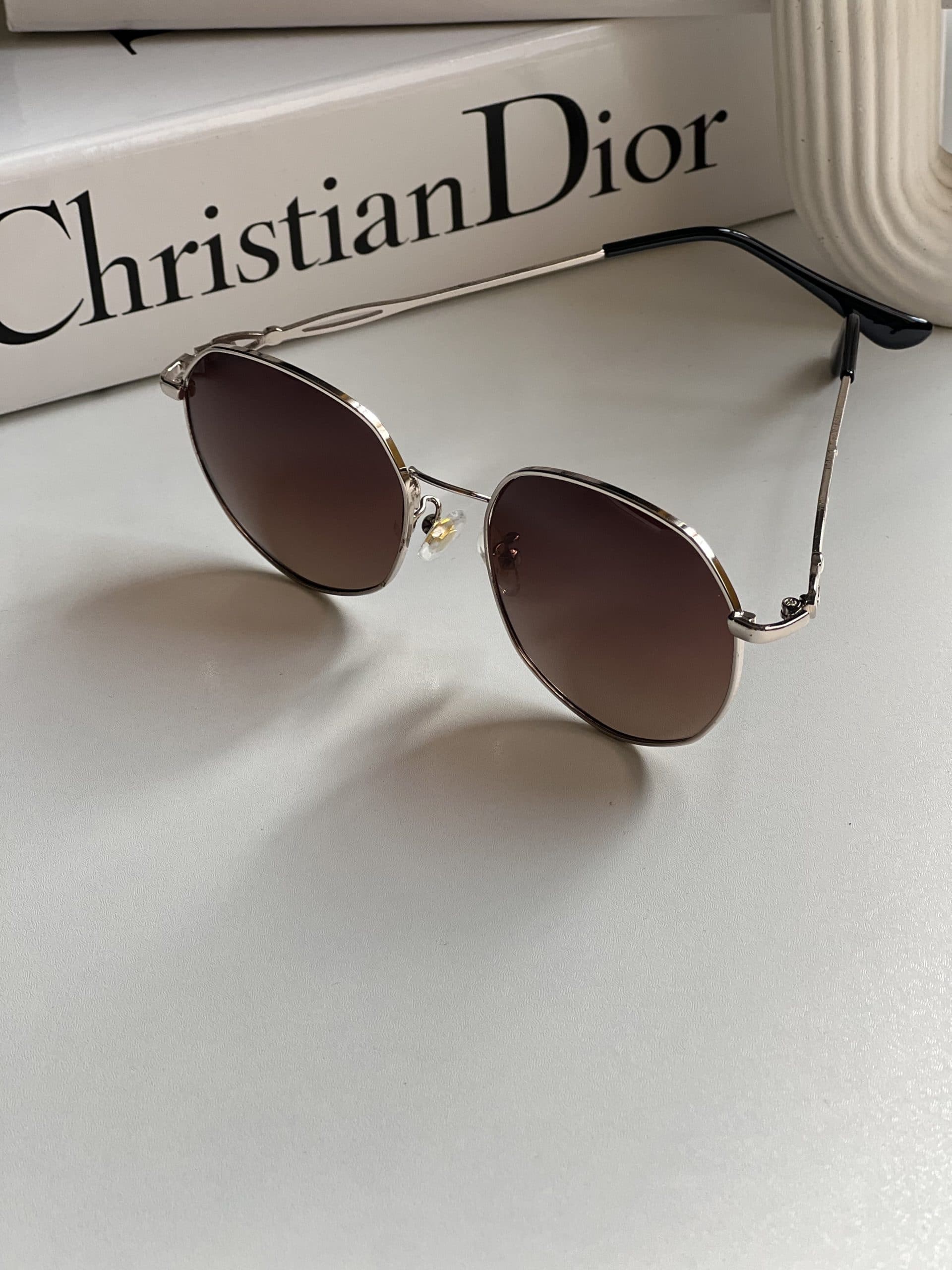 عينك آفتابي برند Ray ban زنانه ترند يووي 400 — تصویر ۲