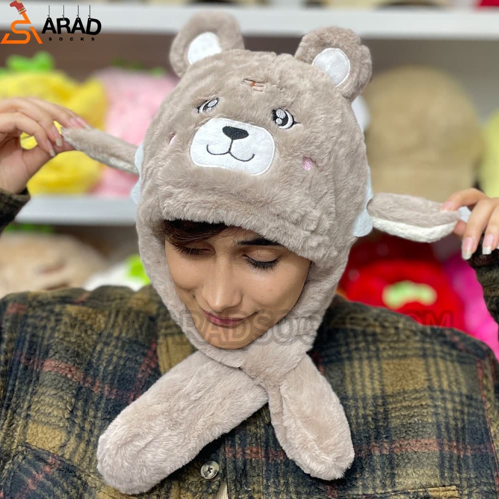 کلاه پمپی طرح خرس طوسی — تصویر ۳