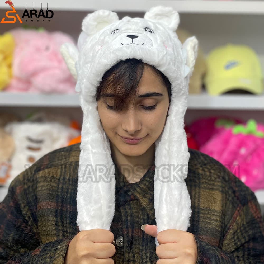 کلاه پمپی طرح خرس سفید — تصویر ۲
