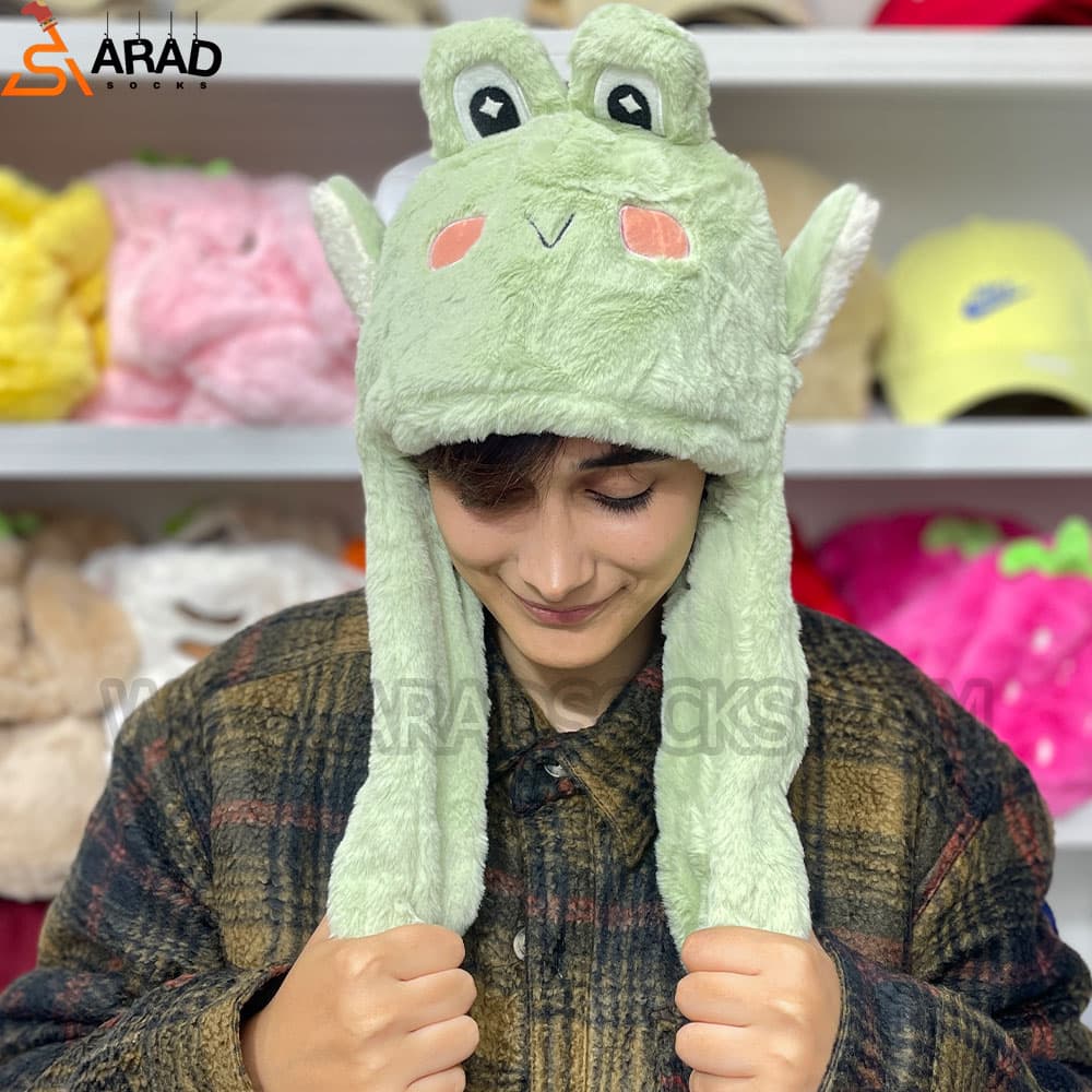 کلاه پمپی طرح قورباغه سبز — تصویر ۲