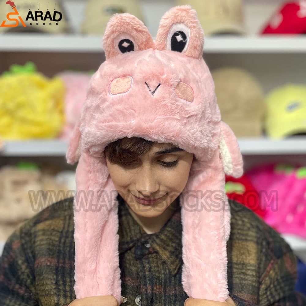 کلاه پمپی طرح قورباغه صورتی