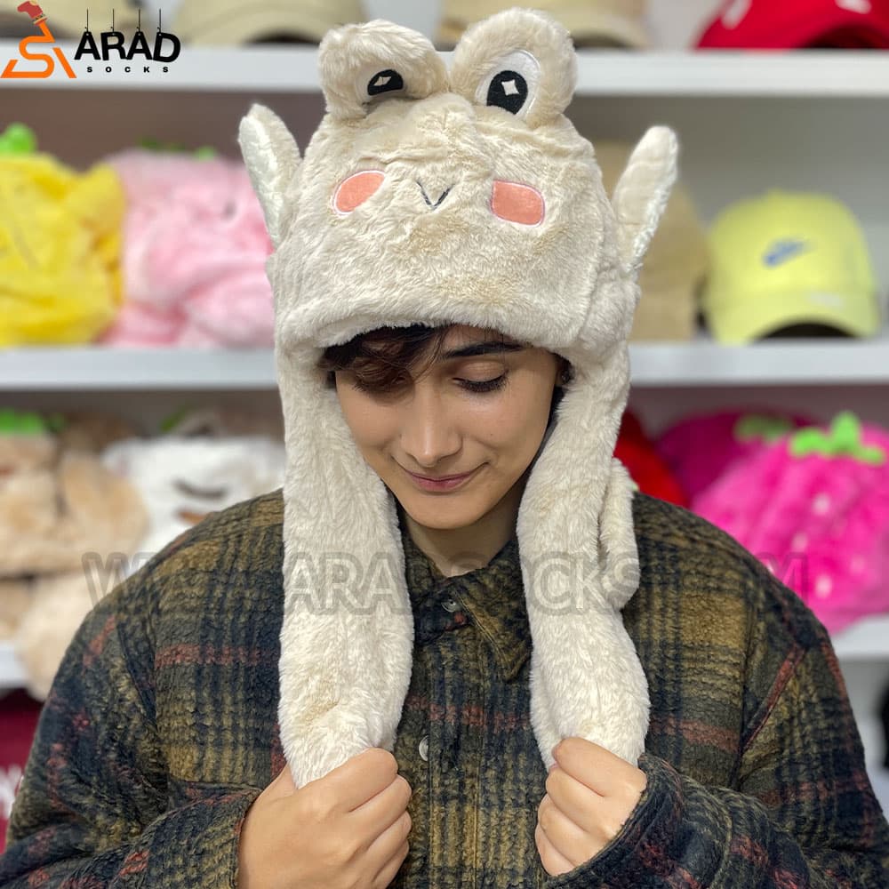 کلاه پمپی طرح قورباغه کرمی — تصویر ۲