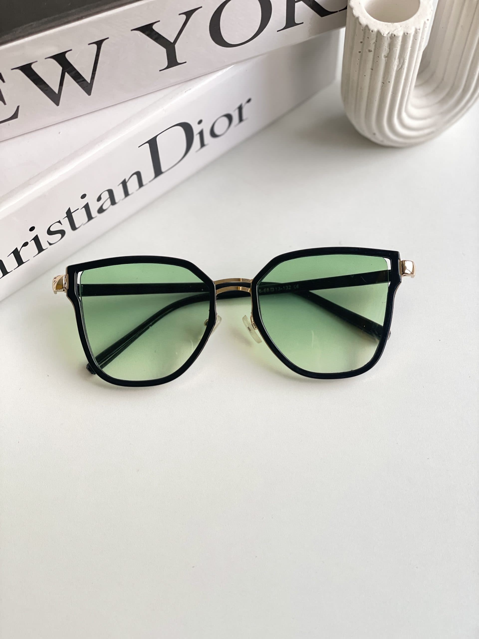عينك آفتابي برند Gucci زنانه سبز ترند يووي 400 — تصویر ۲