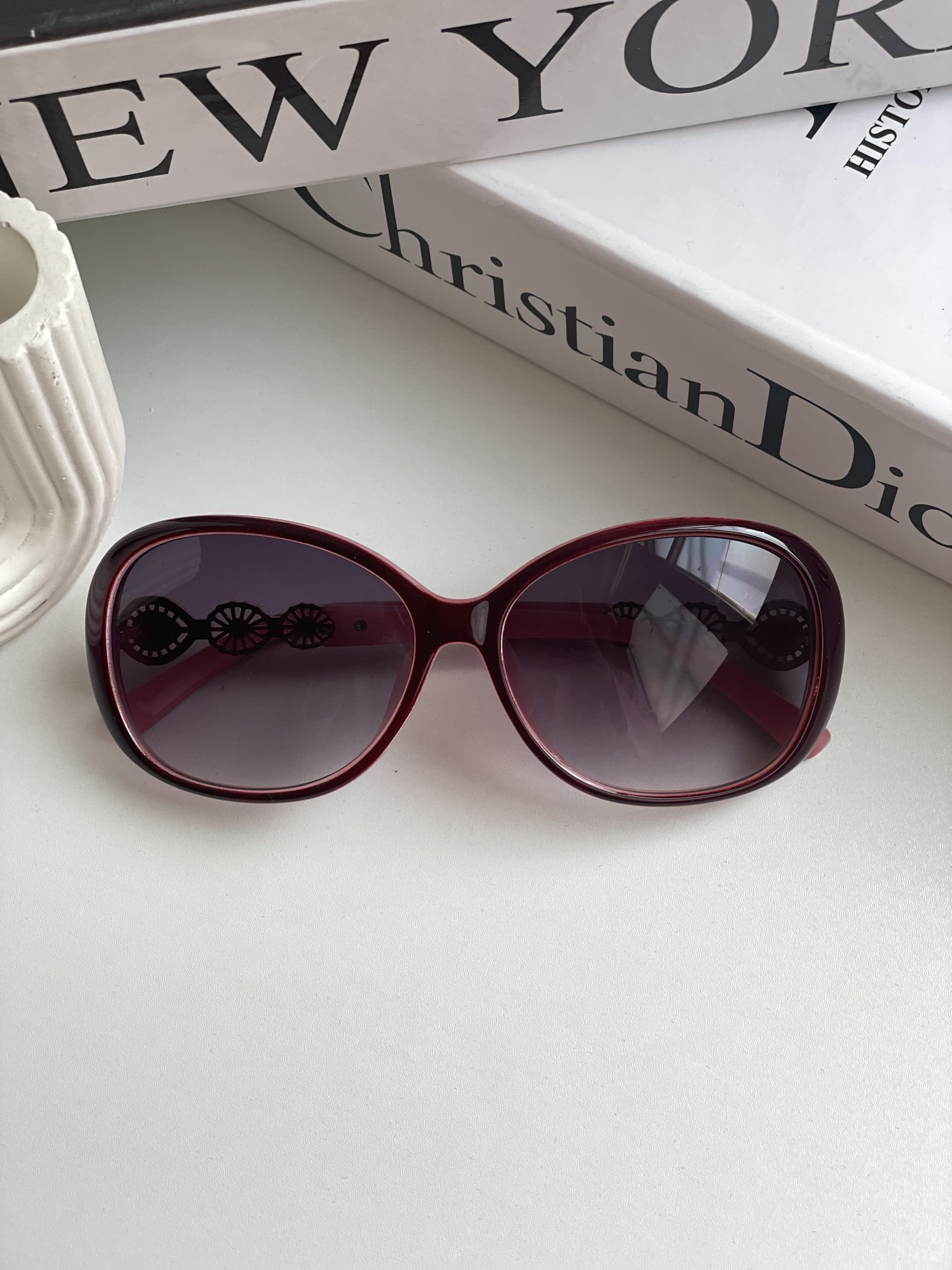 عينك آفتابي برند gucci زنانه دخترانه چري يووي ٤٠٠ — تصویر ۲