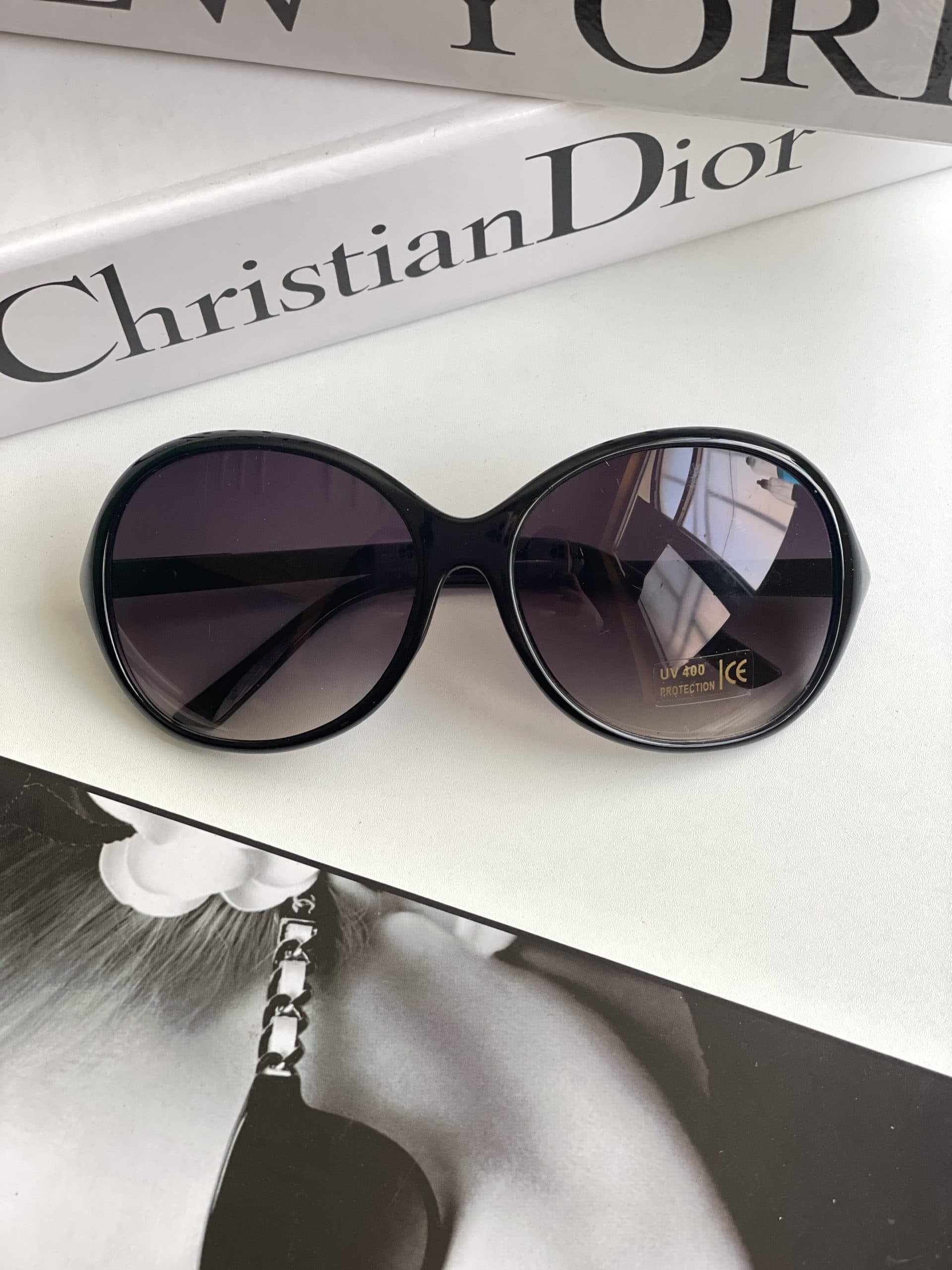 عینک افتابی برند Chanel مشكي ترند دخترانه زنانه یووی۴۰۰ — تصویر ۲