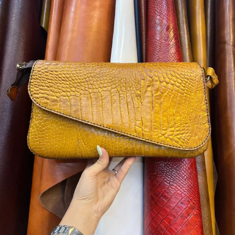 کیف دوشی مجلسی چرم گاوی کد 80