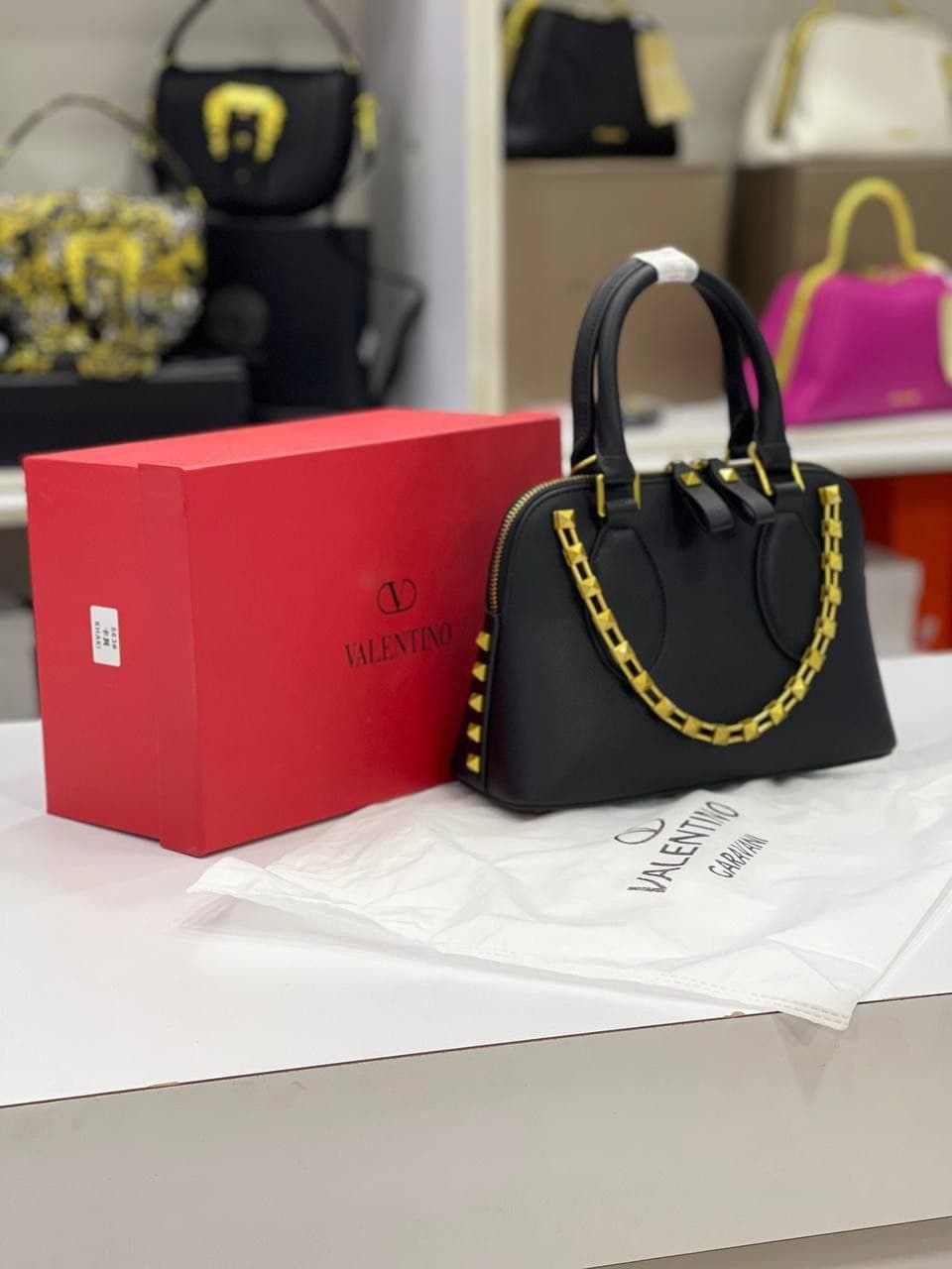 کیف وارداتی برند ولنتینو VALENTINO فول پک — تصویر ۳