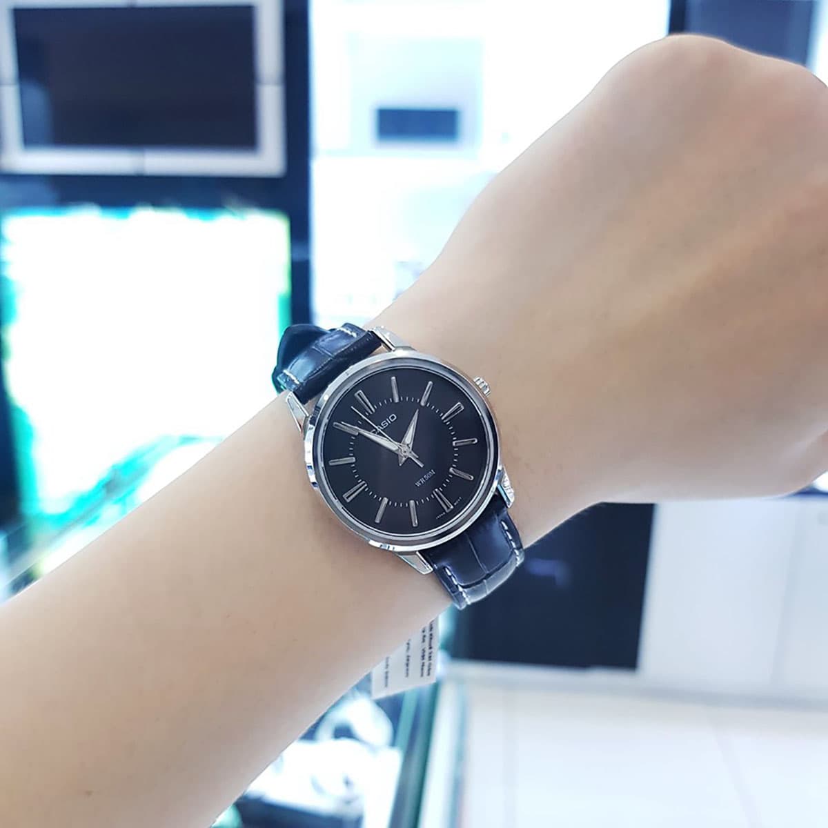 ساعت مچی زنانه کاسیو جنرال مدل CASIO LTP-1303L-1AVDF — تصویر ۷