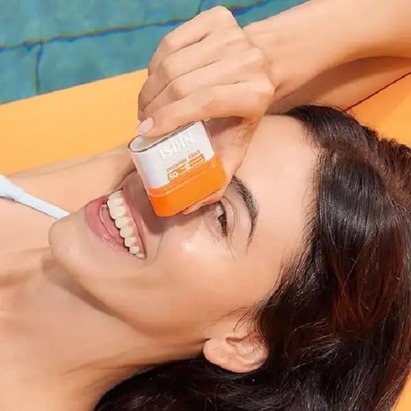 ضد آفتاب استیکی ایزدین Isdin Invisible Stick 50 Spf 10g — تصویر ۷