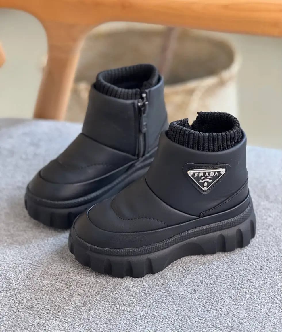 بوت اسپرت بچگانه PRADA — تصویر ۳