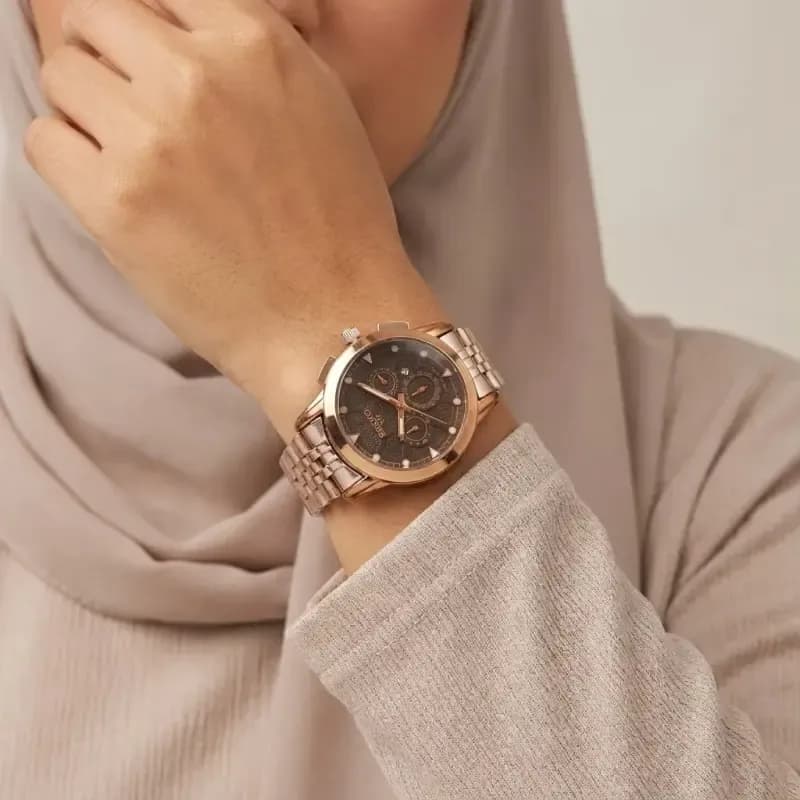 ساعت مچی زنانه سیکو بند استیل رزگلد صفحه مشکی طرح سه موتور با تقویم — تصویر ۲