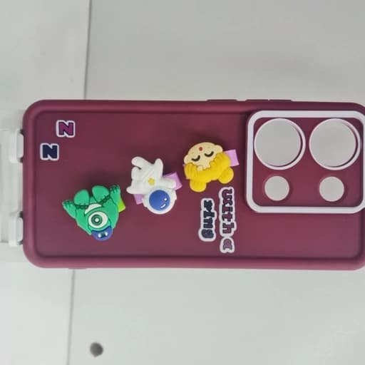 گارد گوشی Redmi not 13 pro عروسکی فانتزی برجسته جا انگشتی مدل پاپ سوکت ردمی نوت 13 پرو رنگ زرشکی