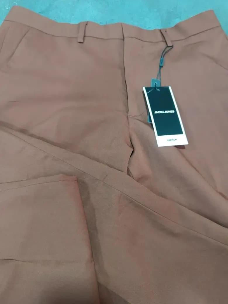 شلوار پارچه ای اسلیم فیت — تصویر ۴