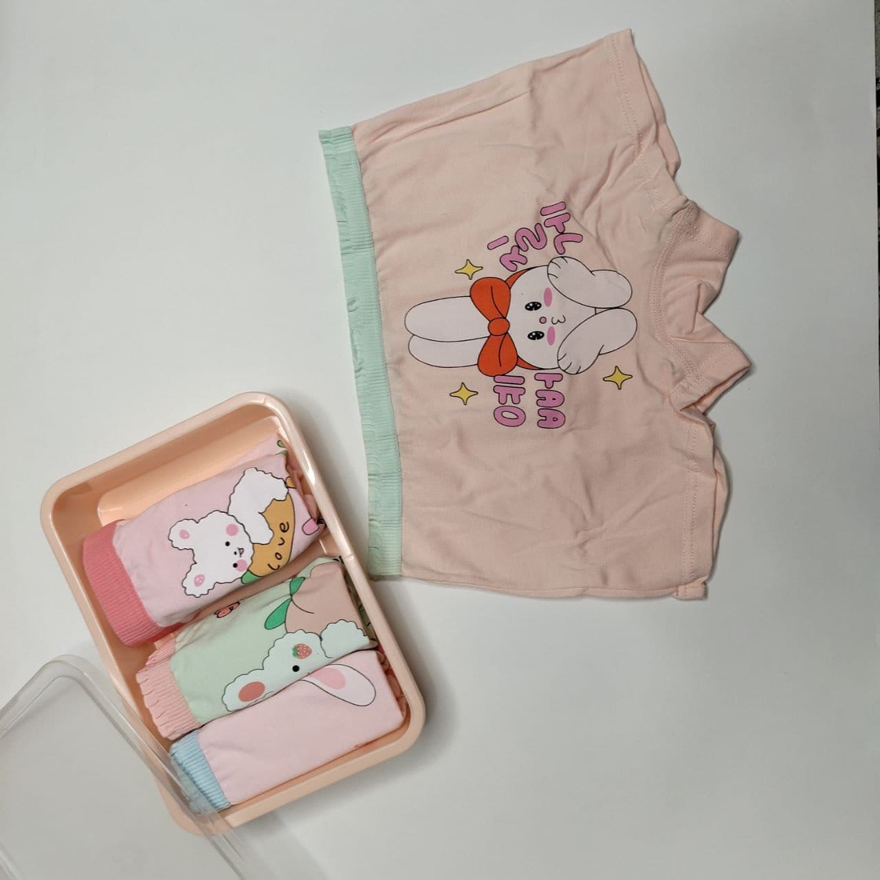 پک ۴ تایی شرت نخی دخترانه +‌ باکس — تصویر ۵
