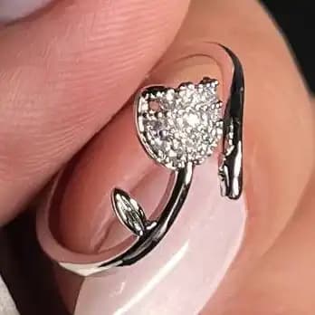 انگشتر زنانه و دخترانه جواهری طرح شاخه گل پینترستی ضد حساسیت رنگ ثابت فری سایز کد atk