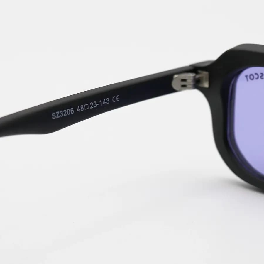 عینک آفتابی Moscot با فریم مستطیلی شکل، رنگ مشکی مات و لنز بنفش تیره مدل SZ3206 — تصویر ۷