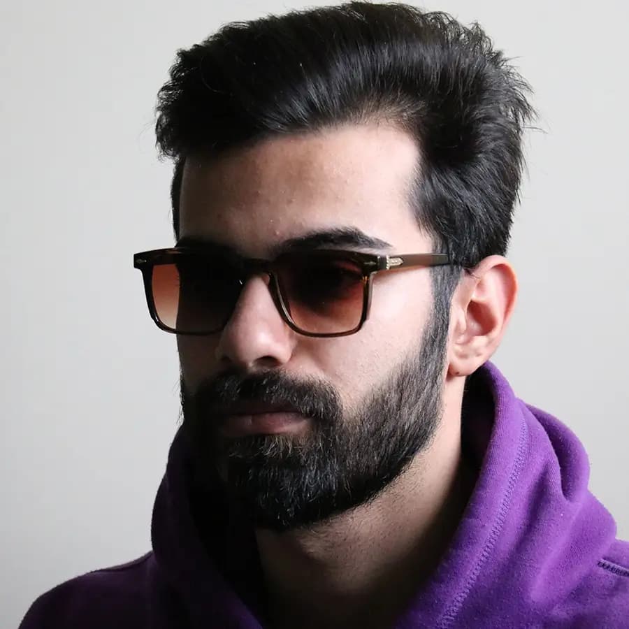 عینک آفتابی موسکات با فریم مربعی شکل، رنگ عسلی براق و عدسی قهوه‌ای سایه روشن مدل 6019 — تصویر ۲