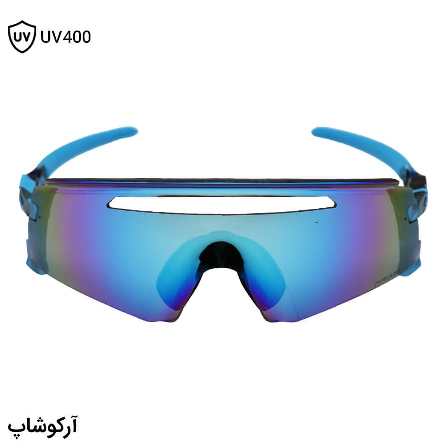 عینک ورزشی OAKLEY با فریم و دسته آبی رنگ و لنز آینهای و آبی رنگ و Prizm مدل OA9920 — تصویر ۳