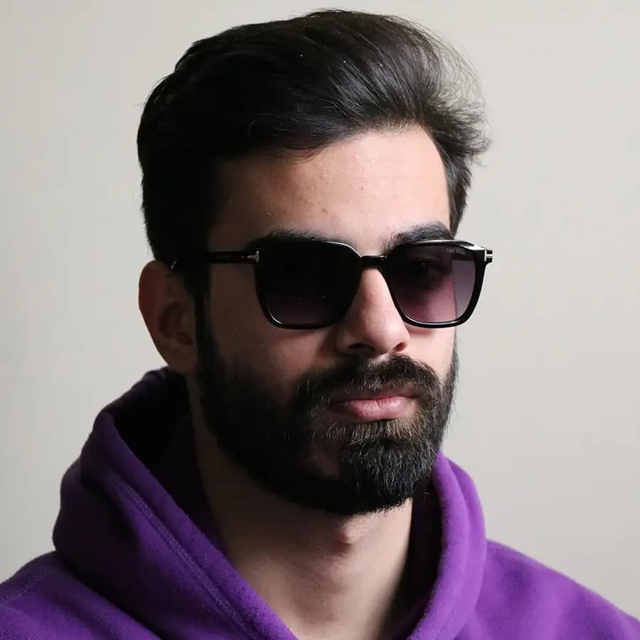 عینک آفتابی تام فورد با فریم رنگ عسلی براق، مربعی شکل و لنز قهوه‌ای سایه روشن مدل 2809 — تصویر ۲