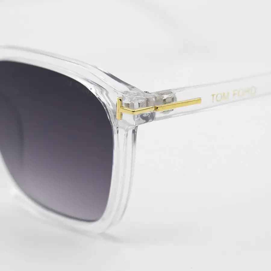 عینک آفتابی Tom Ford با فریم بی‌رنگ (شفاف)، مربعی شکل و لنز دودی هایلایت مدل 2809 — تصویر ۶