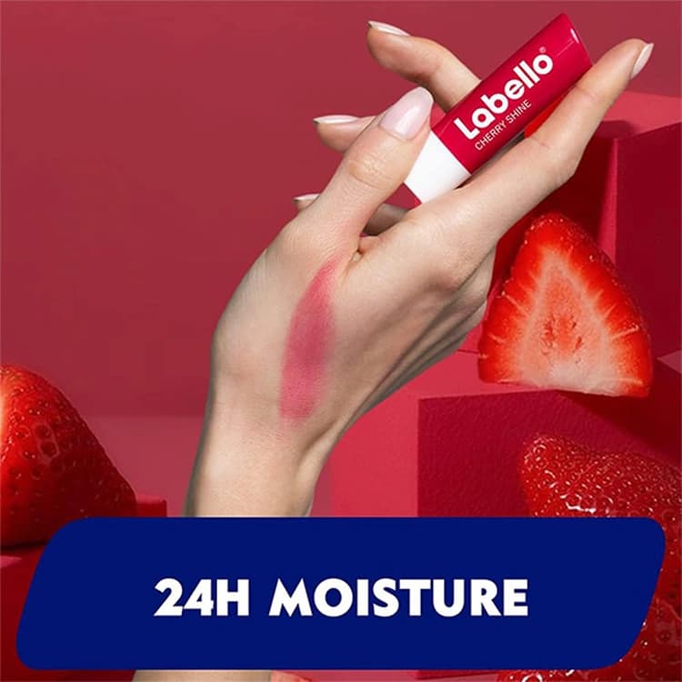 بالم لب Labello مدل Strawberry Shine — تصویر ۳