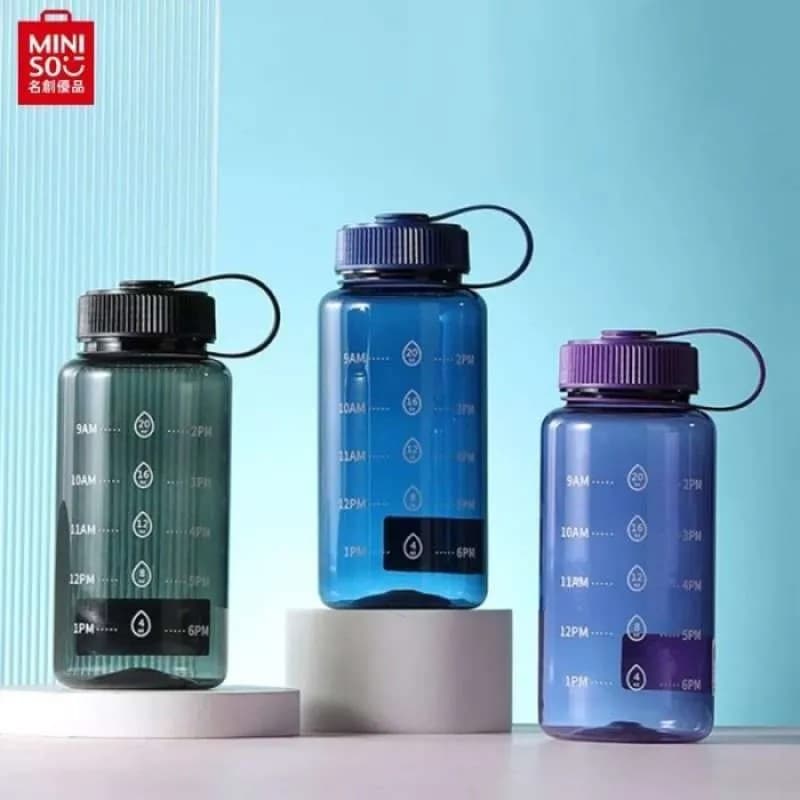 بطری اسپرت مینیسو، مدل MINISO Plastic Water Bottle، مشکی، 800 میلی لیتر — تصویر ۳