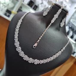 سرویس نقره سوپرلوکس میکرو فلور بسیار درخشان با عیار 925 و آبکاری طلاسفید — تصویر ۳