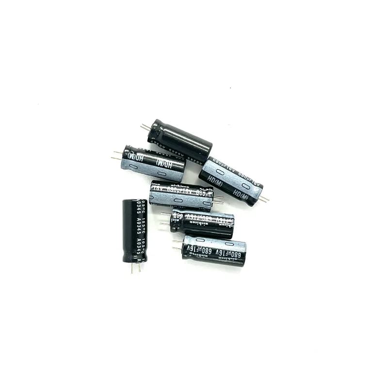 خازن 680 میکروفاراد 16 ولت ژاپنی Nichicon