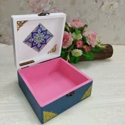 جعبه چوبی باکس لوازم آرایش باکس شکلات خوری دکوپاژ نظم دهنده مربعی ضدآب با طرح و رنگ دلخواه شیکوپاژ — تصویر ۳