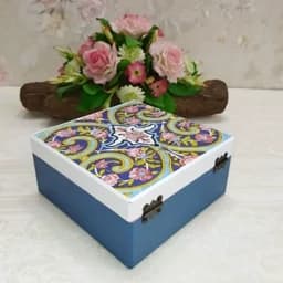 جعبه چوبی باکس لوازم آرایش باکس شکلات خوری دکوپاژ نظم دهنده مربعی ضدآب با طرح و رنگ دلخواه شیکوپاژ — تصویر ۴