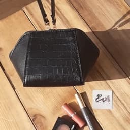 کیف لوازم آرایش چرم طبیعی دستدوز — تصویر ۶