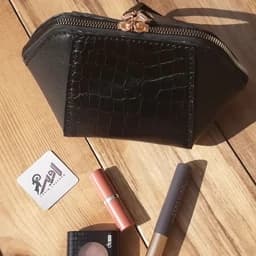 کیف لوازم آرایش چرم طبیعی دستدوز — تصویر ۵