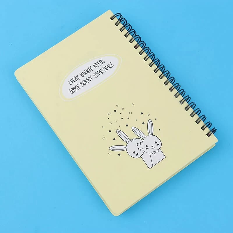 دفترچه یادداشت 100 برگ پاپکو Funny Bunnies NP-21018101 حاشیه دار بغل بازشو — تصویر ۴