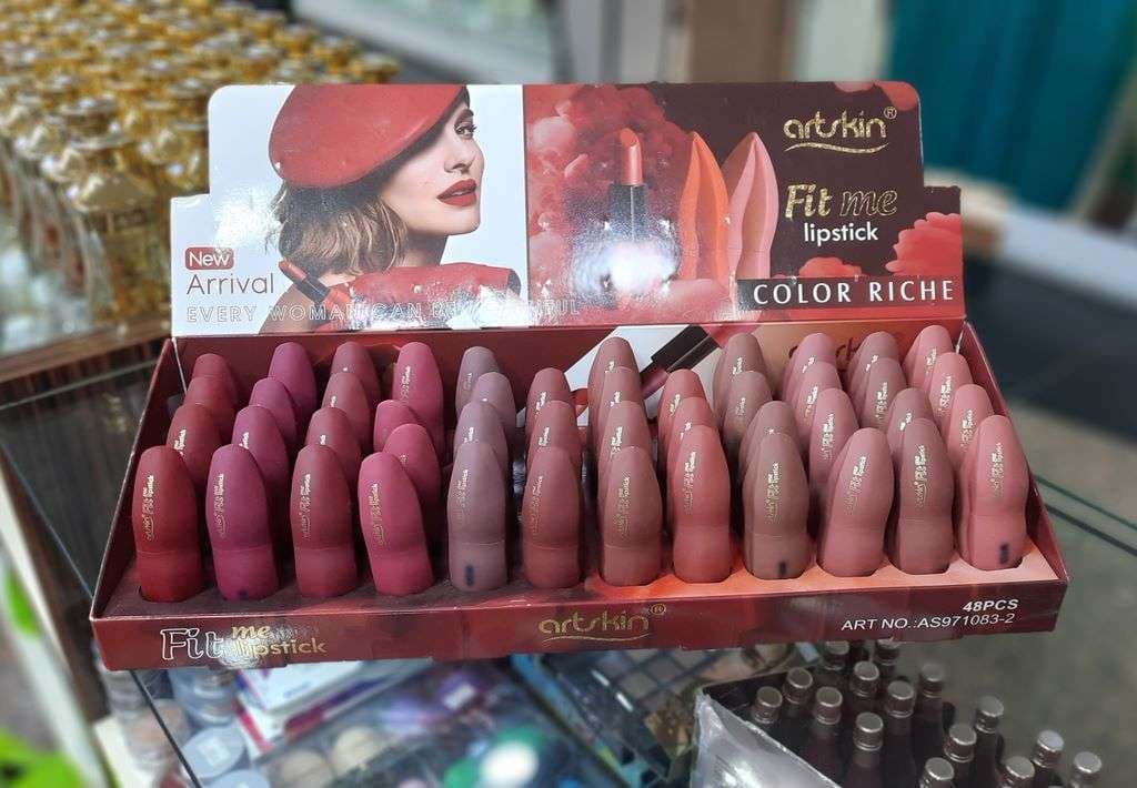 رژ لب آرت اسکین با تنوع رنگ بندی بالا