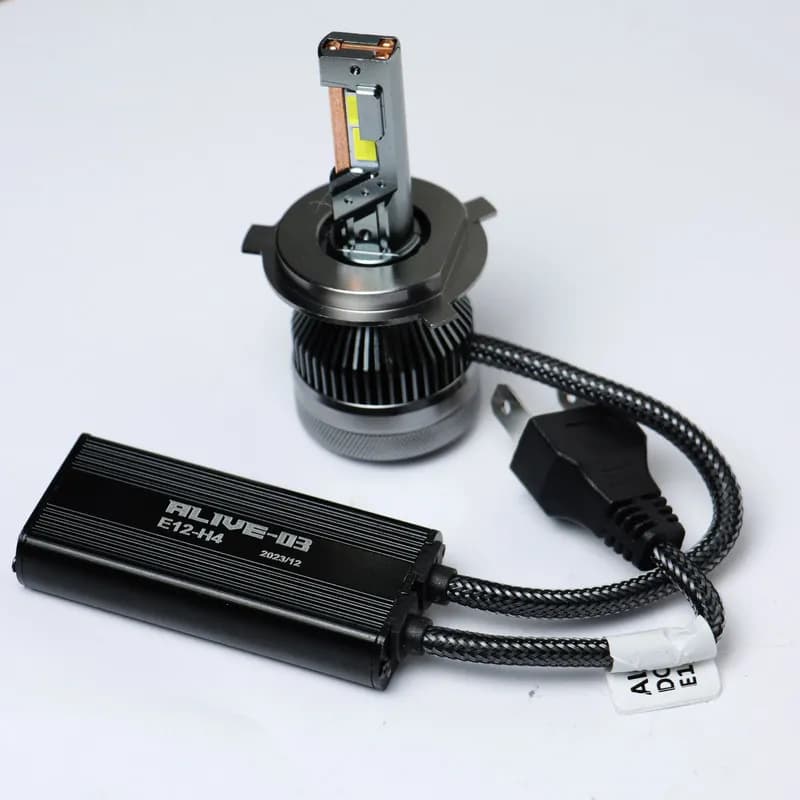 هدلایت خودرو الایو مدل E12 پایه H4 بسته دو عددی — تصویر ۳