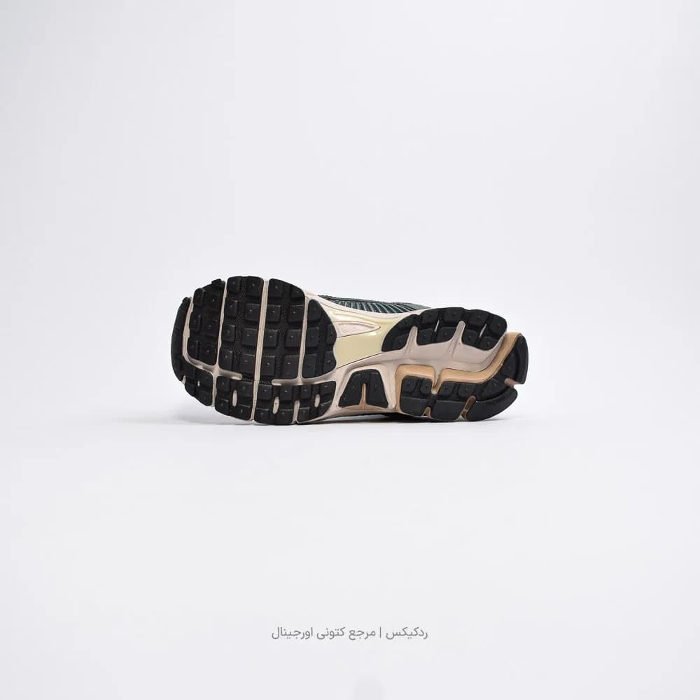 کتونی Nike مدل Zoom Vomero 5 – FN6742-300 — تصویر ۴