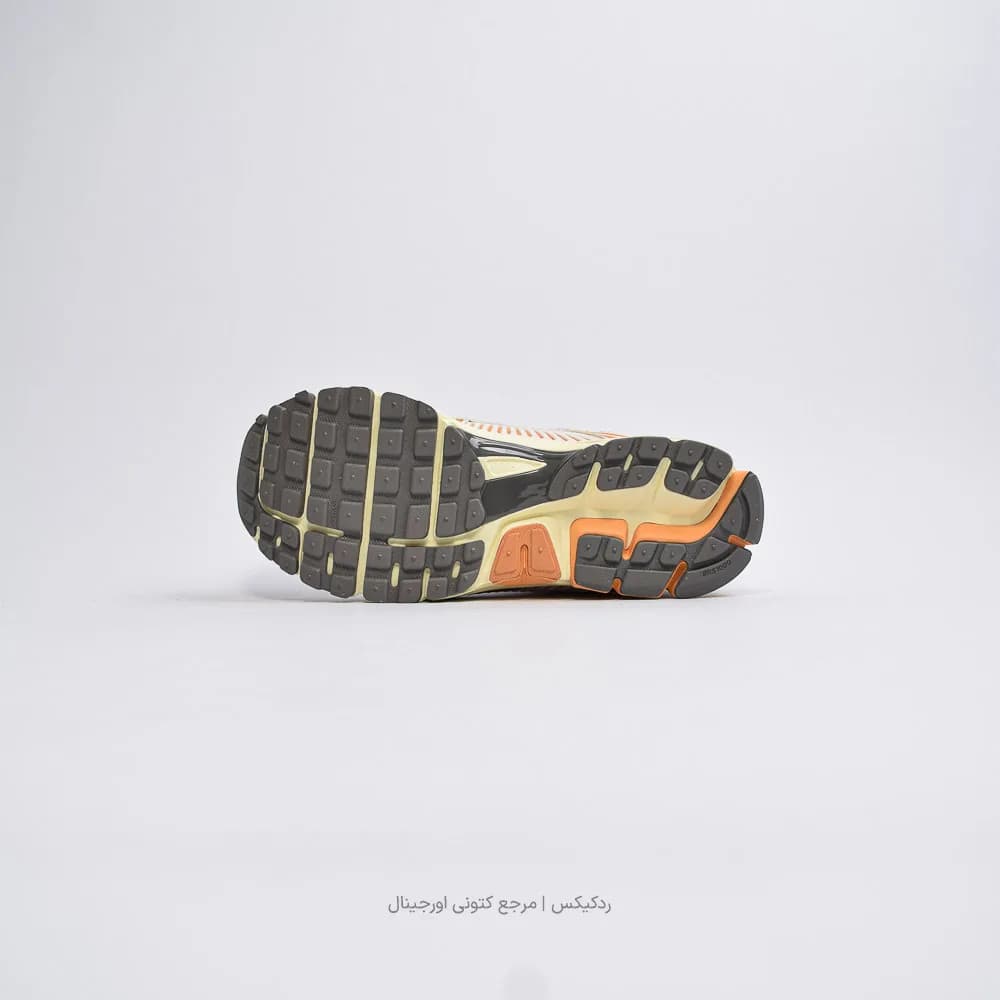 کتونی Nike مدل Zoom Vomero 5 – IB7469-030 — تصویر ۴