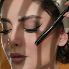 خط چشم مایع ماژیکی آشتون — تصویر ۲