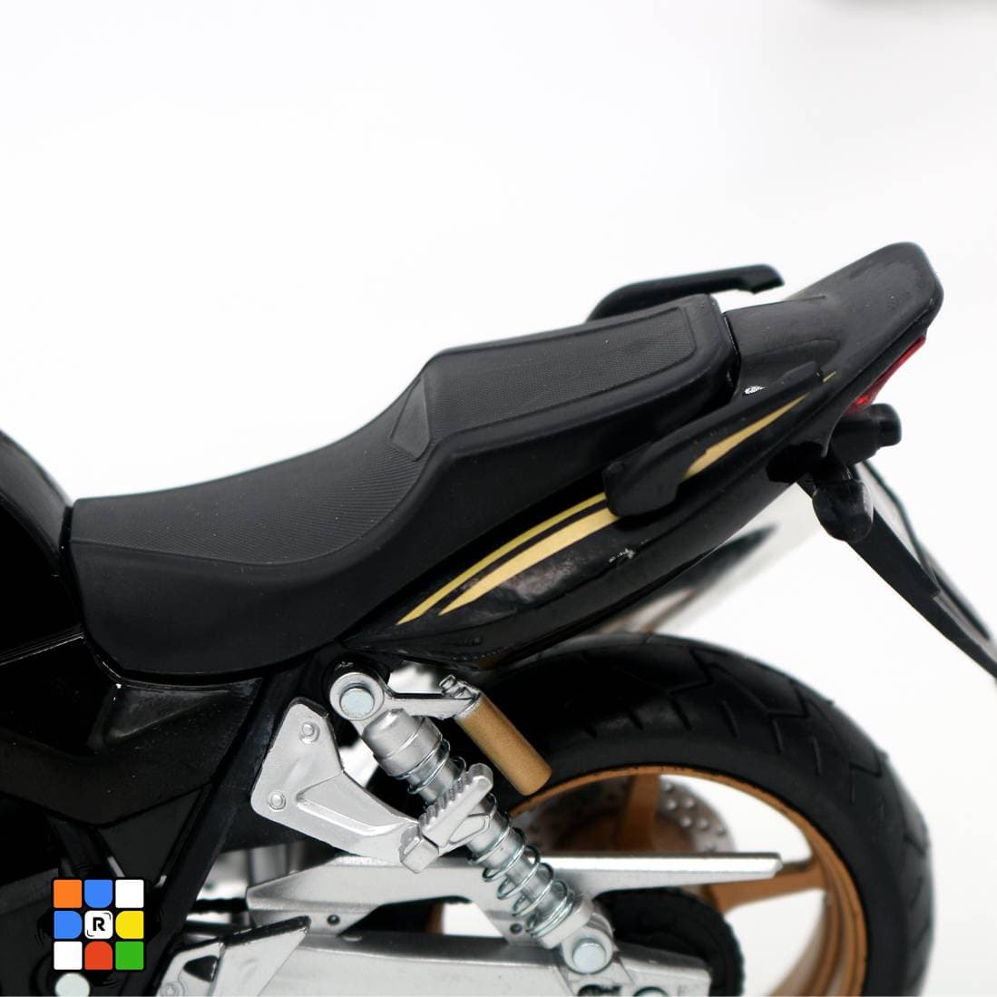 ماکت موتور هوندا CB1300 مقیاس 1/12 — تصویر ۵