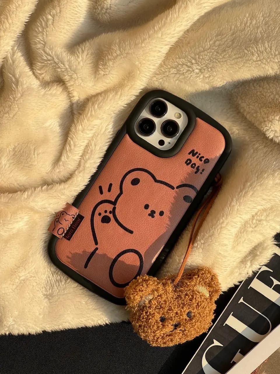قاب Hero Bear با آویز پشمی (کدC1581) — تصویر ۴
