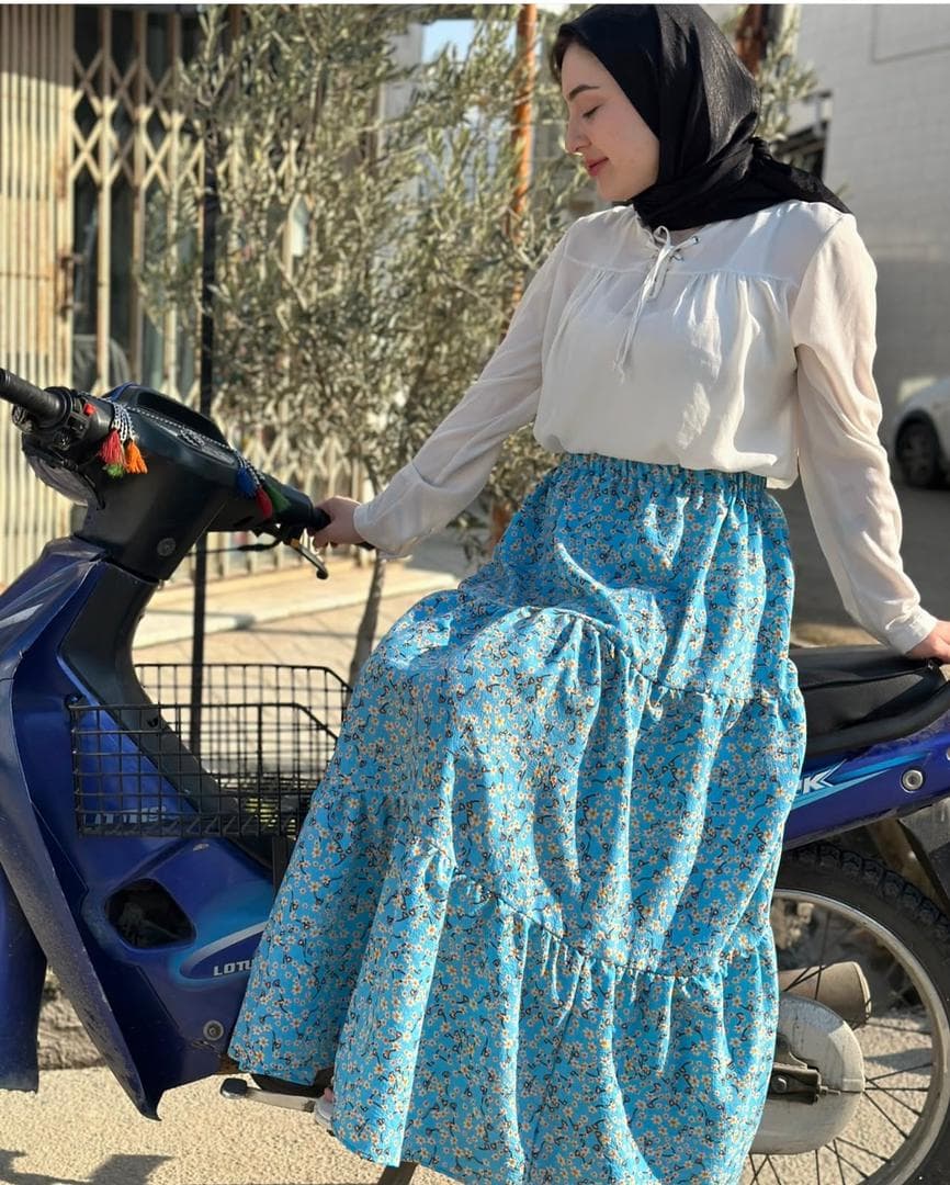 دامن نخ پفکی طرح گلیتا — تصویر ۴