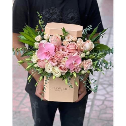 ارسال فوری گل برای درمانگاه کلانتری تهران 7975