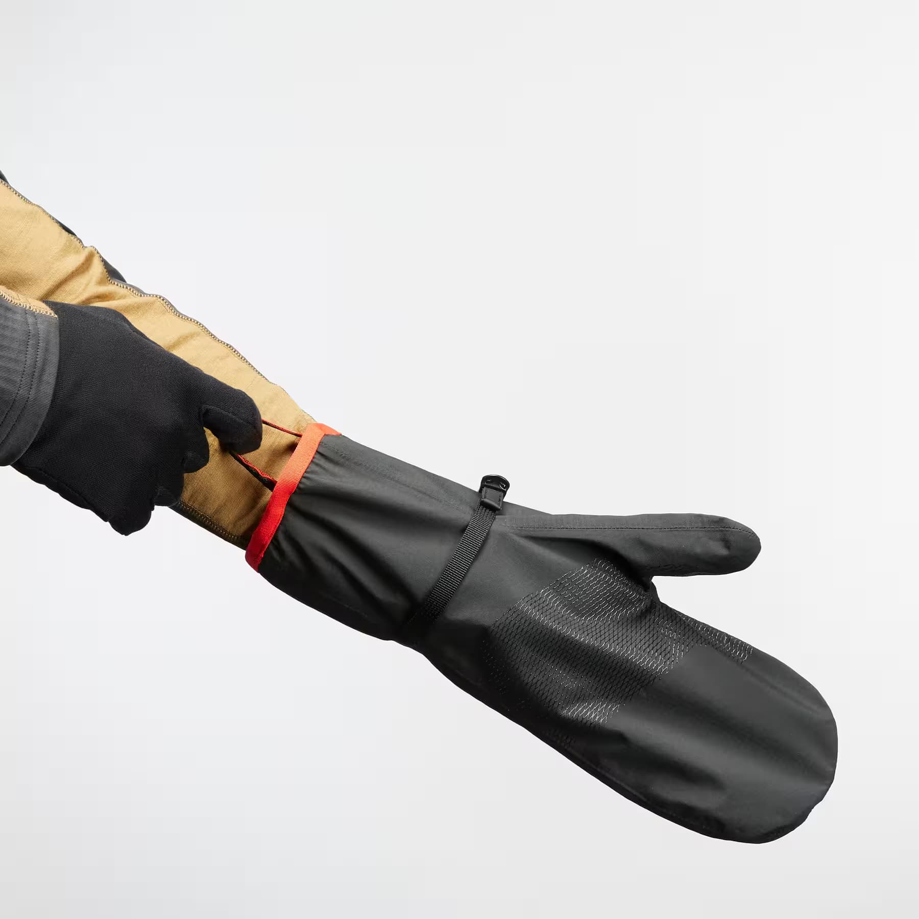دستکش ضدآب و فوق سبک فورکلاز Forclaz Adult Trekking Top Gloves – Black – MT500 — تصویر ۵