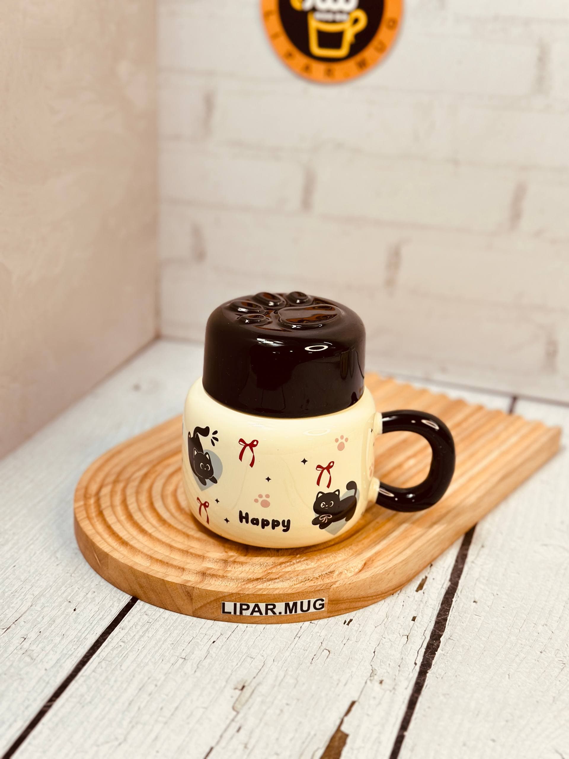 ماگ درب بطری کوتاه گربه مشکی کد 7317 — تصویر ۲