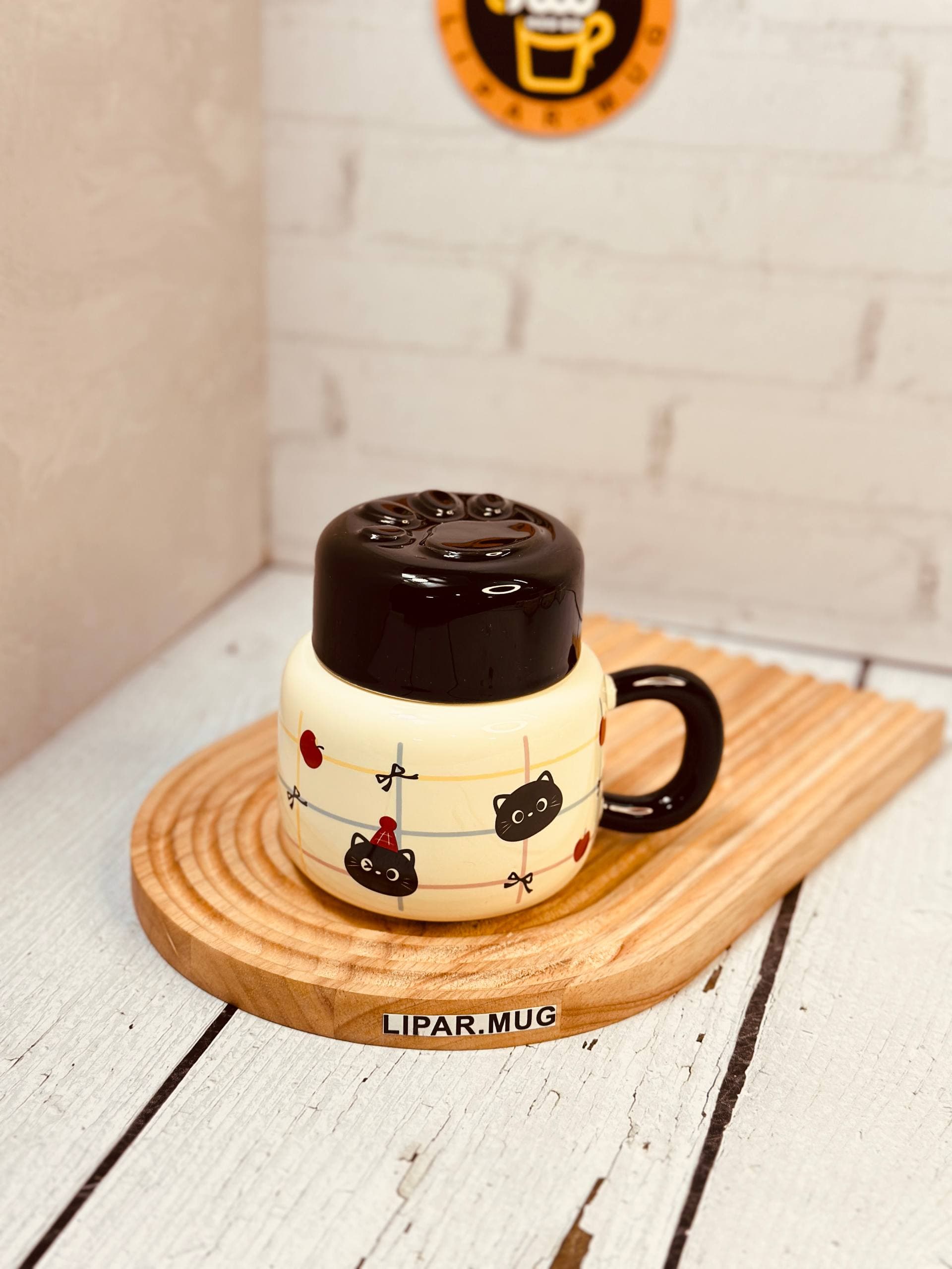 ماگ درب بطری کوتاه گربه مشکی کد 7317 — تصویر ۵
