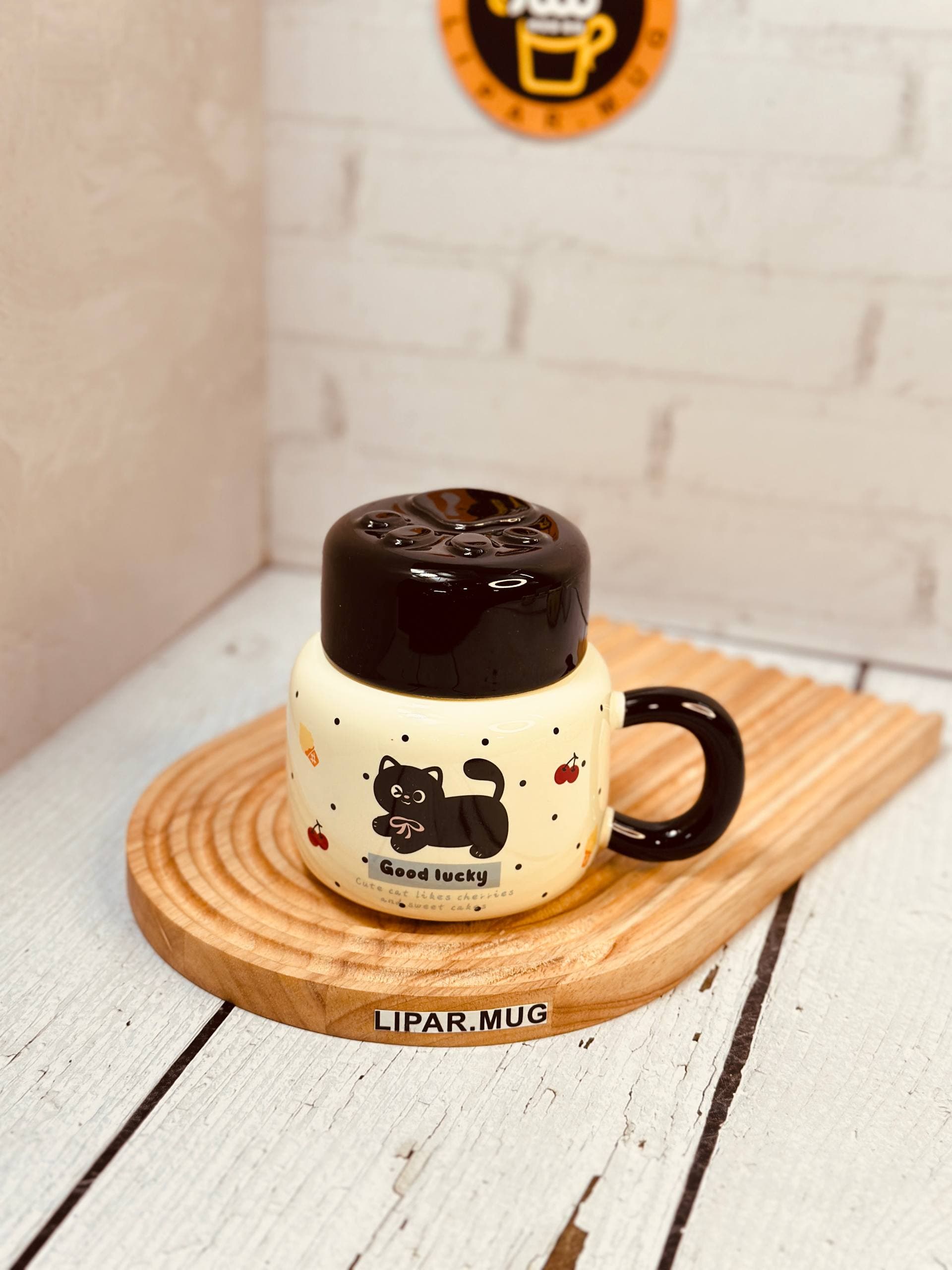 ماگ درب بطری کوتاه گربه مشکی کد 7317 — تصویر ۶